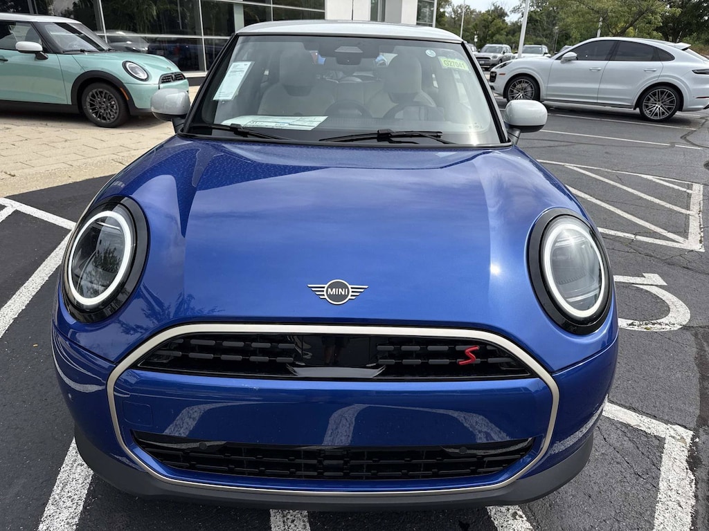 New 2027 MINI 2 Door Signature Plus Hatchback