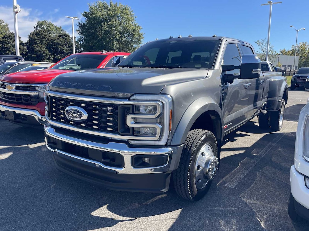 Used 2025 Ford F-450 Lariat 4WD Crew Cab 8 Box Truck Crew Cab