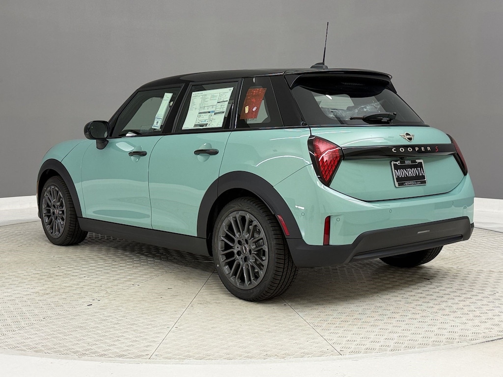 New 2027 MINI 4 Door Signature Plus Hatchback