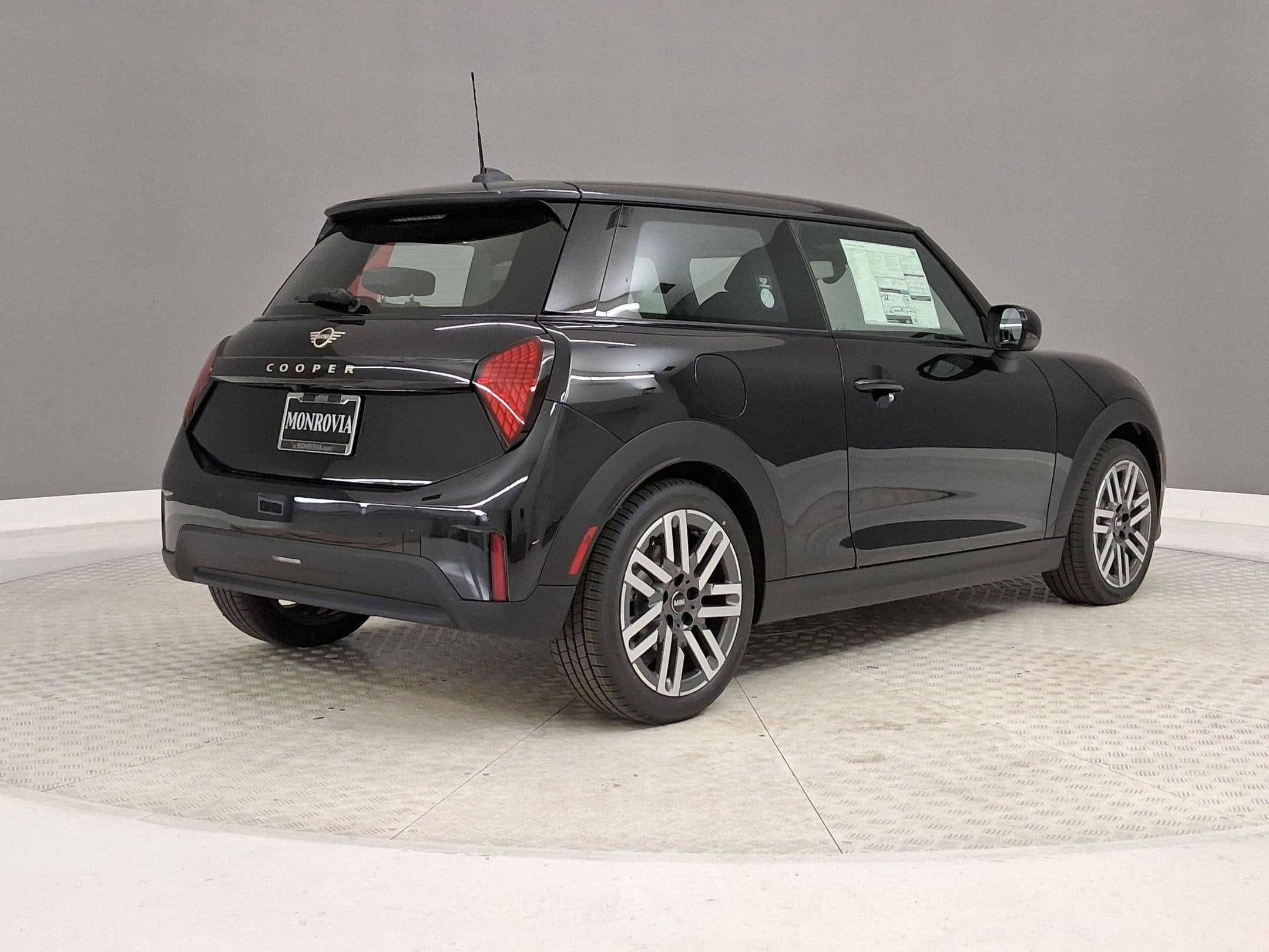 2026 MINI Hardtop 2 Door - Photo 7