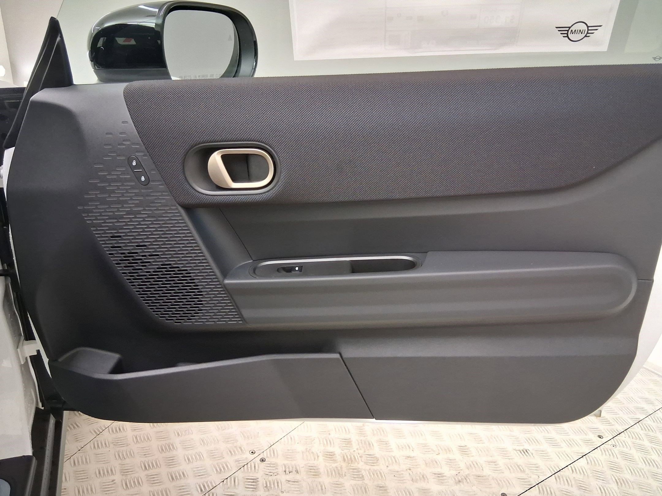 2026 MINI Hardtop 2 Door - Photo 25
