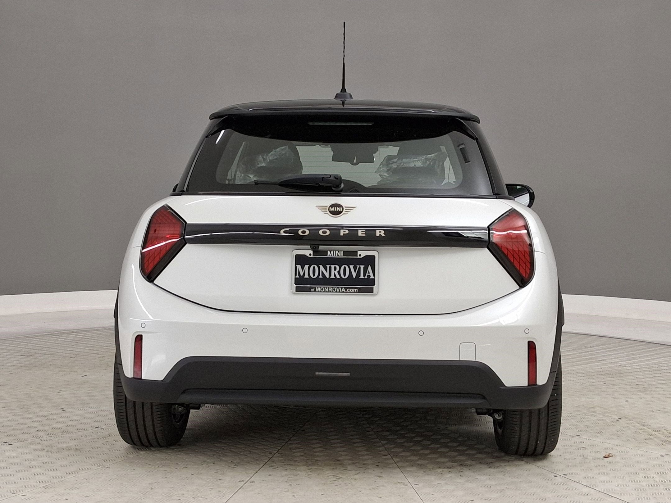 2026 MINI Hardtop 2 Door - Photo 8