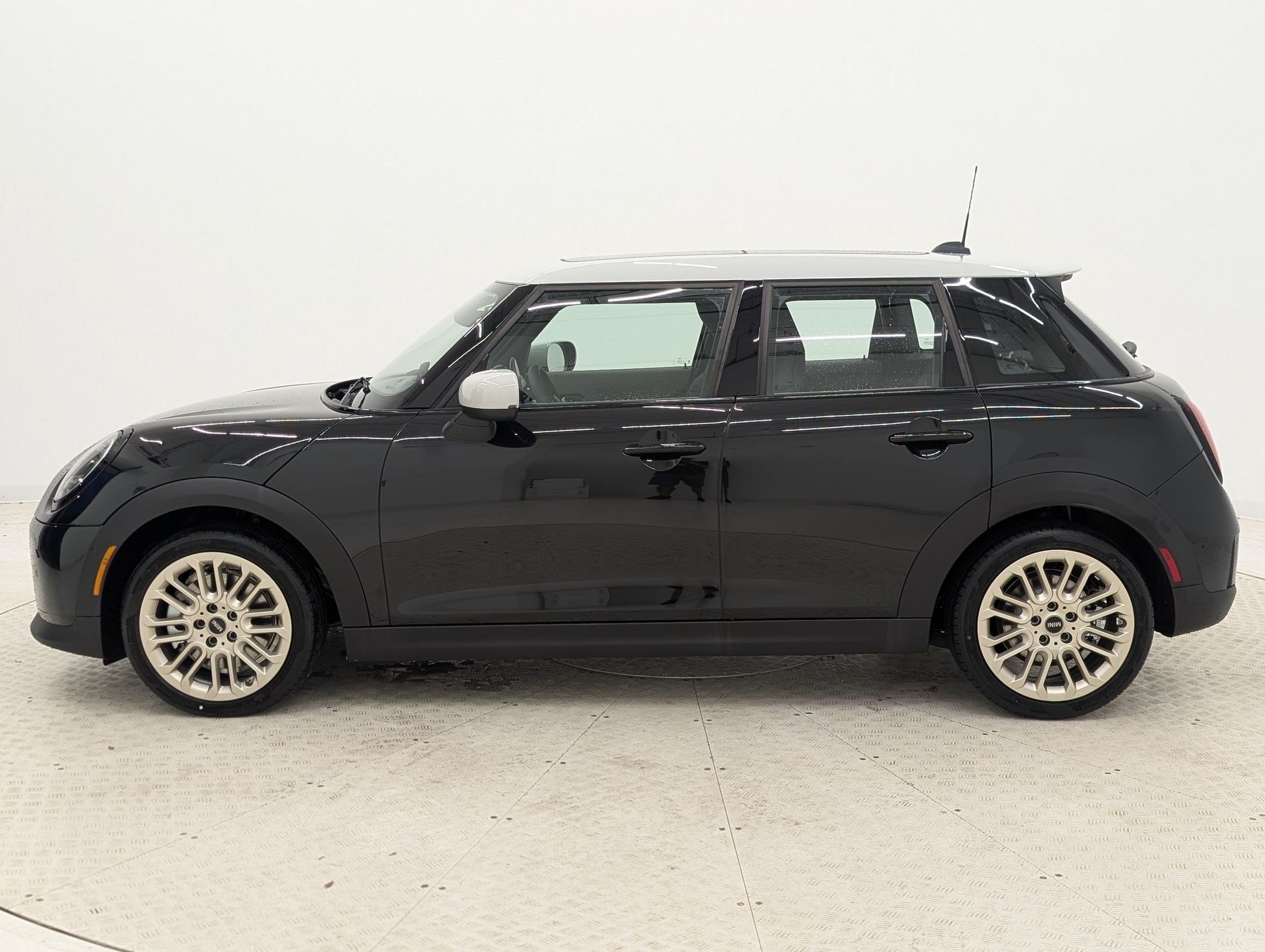 2026 MINI Hardtop 4 Door S - Photo 2