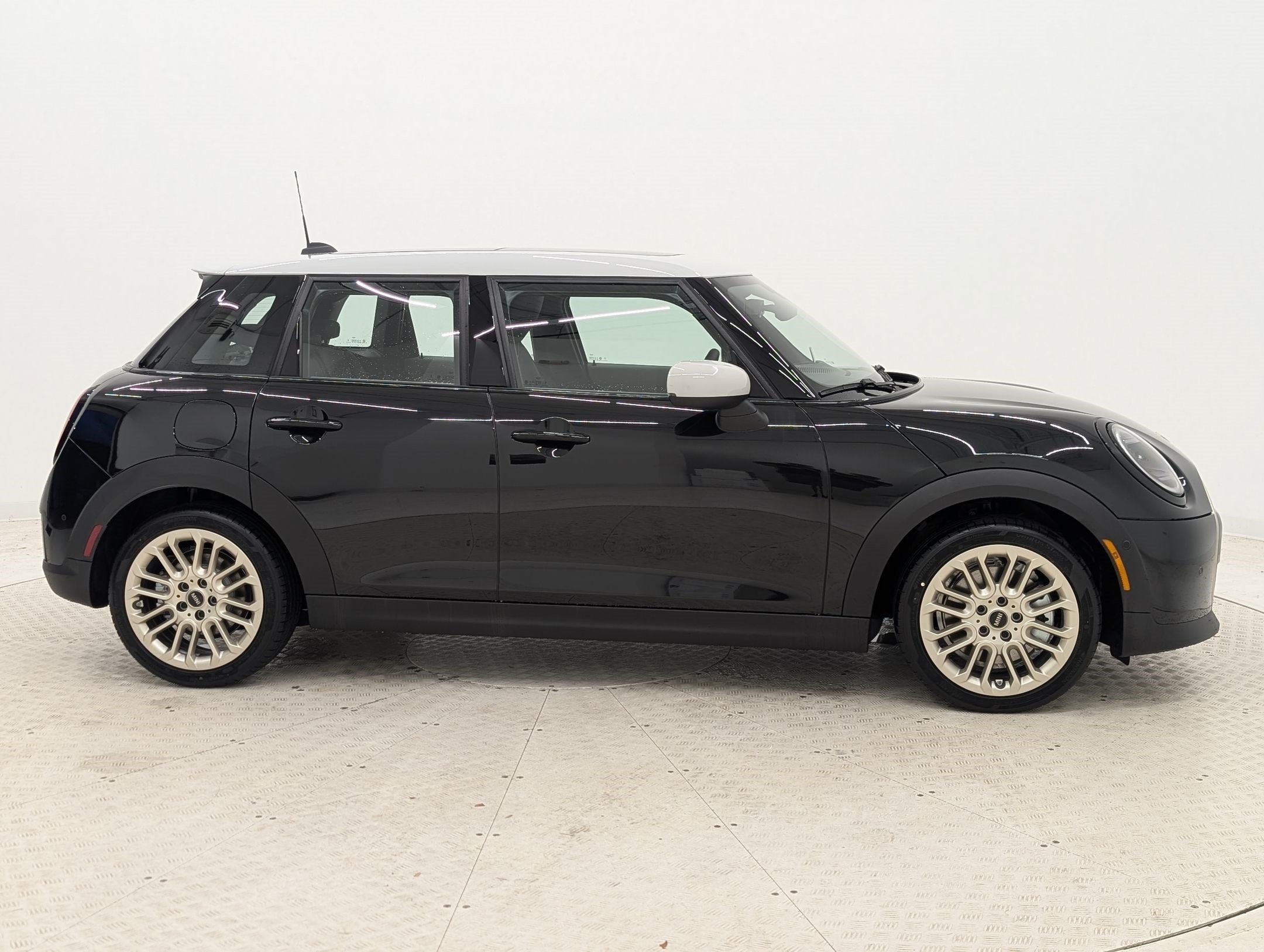 2026 MINI Hardtop 4 Door S - Photo 8