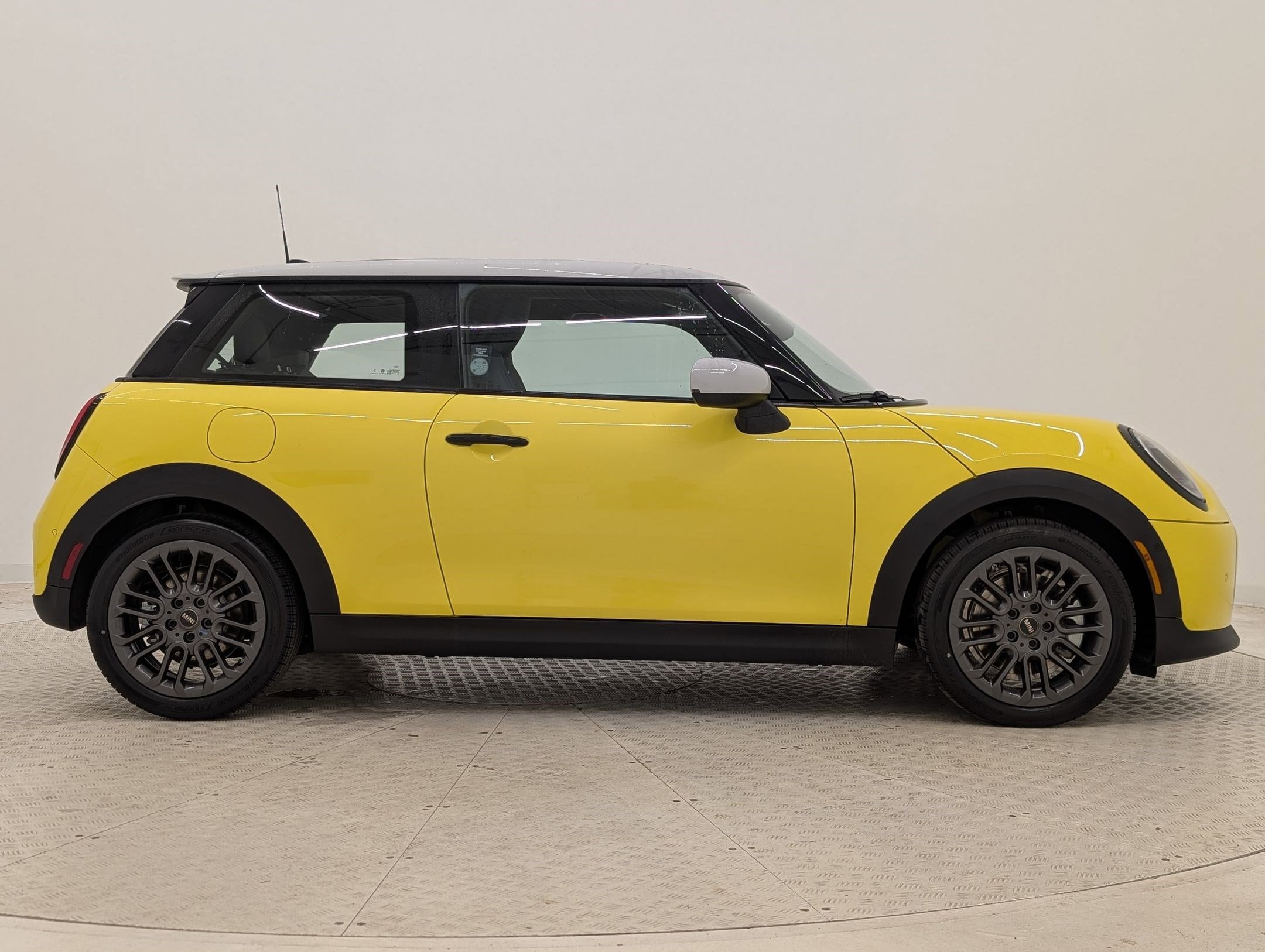 2026 MINI Hardtop 2 Door S - Photo 8