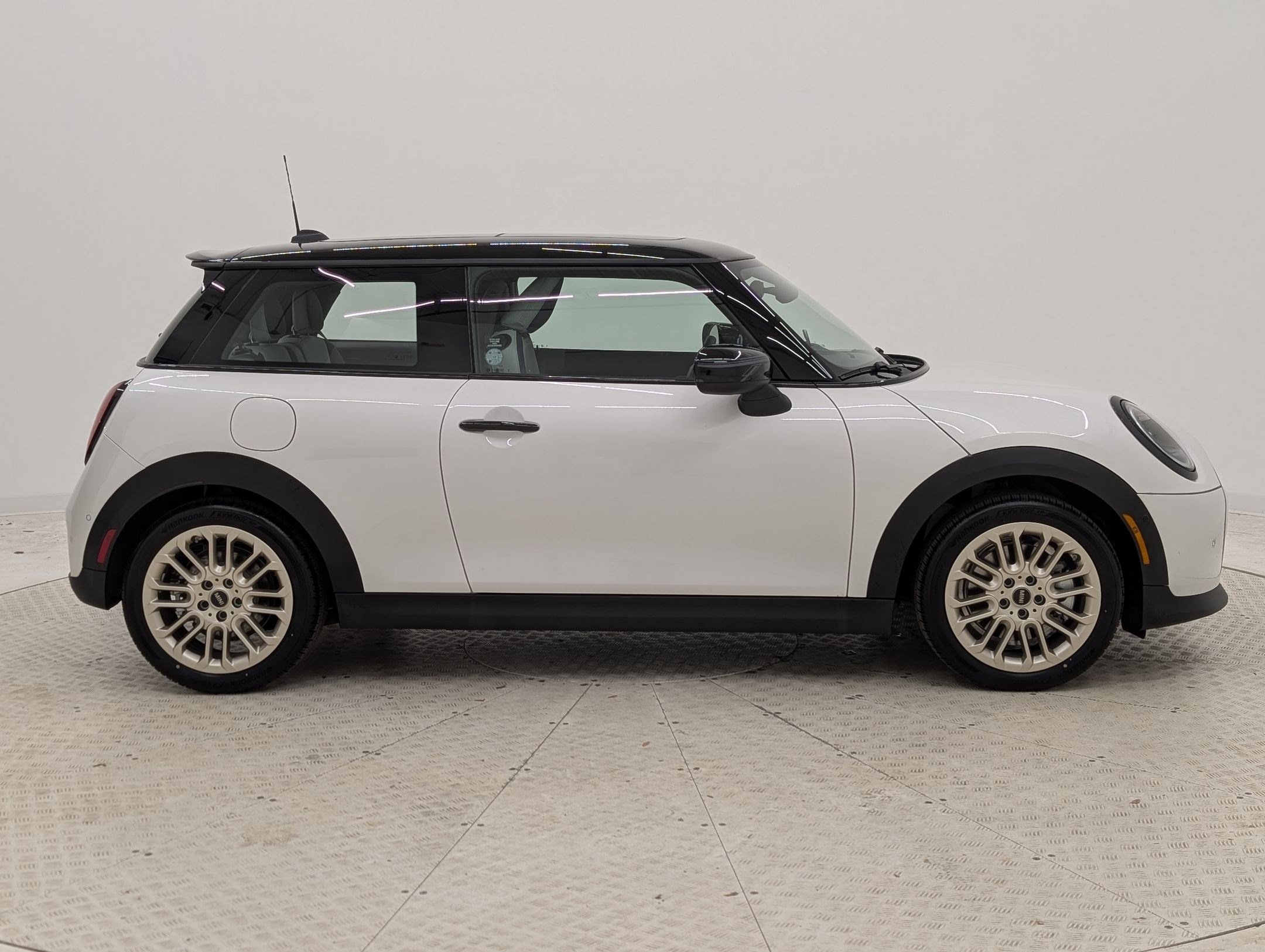 2026 MINI Hardtop 2 Door S - Photo 8