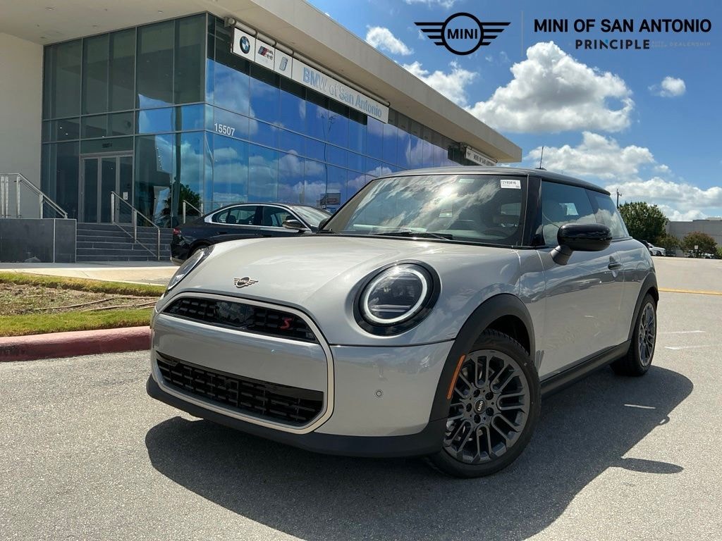 New 2026 MINI 2 Door Signature Plus Hatchback