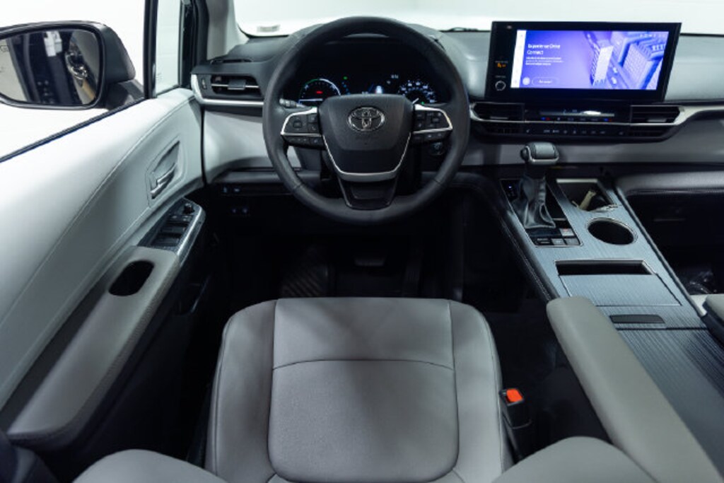 Used 2026 Toyota Sienna XLE 8 Passenger Van Passenger Van