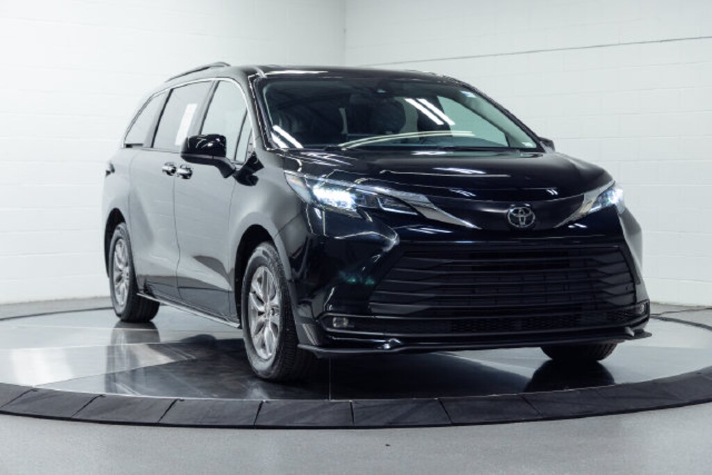 Used 2026 Toyota Sienna XLE 8 Passenger Van Passenger Van