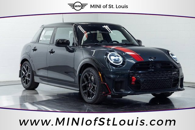 2026 MINI 4 Door Iconic