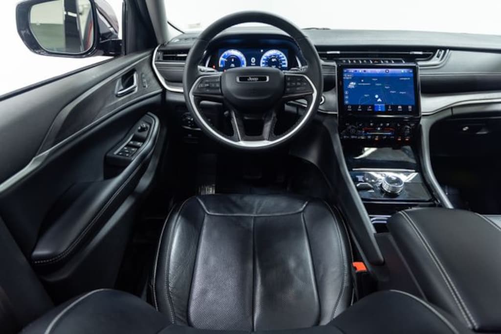 Used 2023 Jeep Grand Cherokee Limited SUV