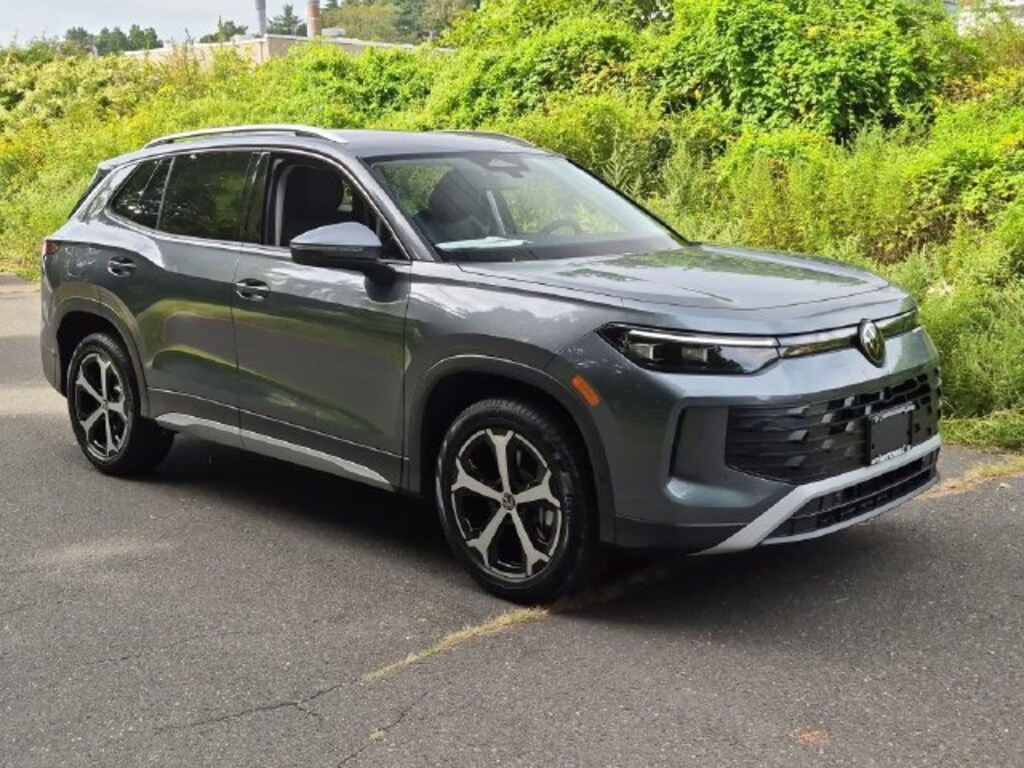 New 2026 Volkswagen Tiguan SE SUV