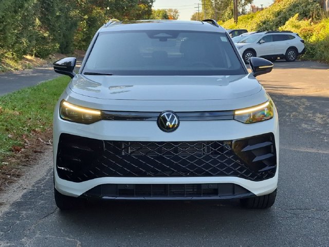 New 2026 Volkswagen Tiguan SE R-Line Black SUV