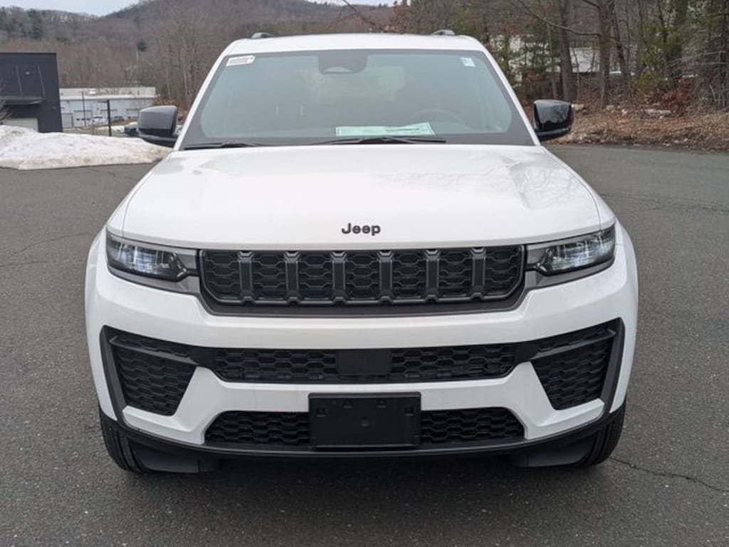 New 2026 Jeep Grand Cherokee Laredo Sport Utility