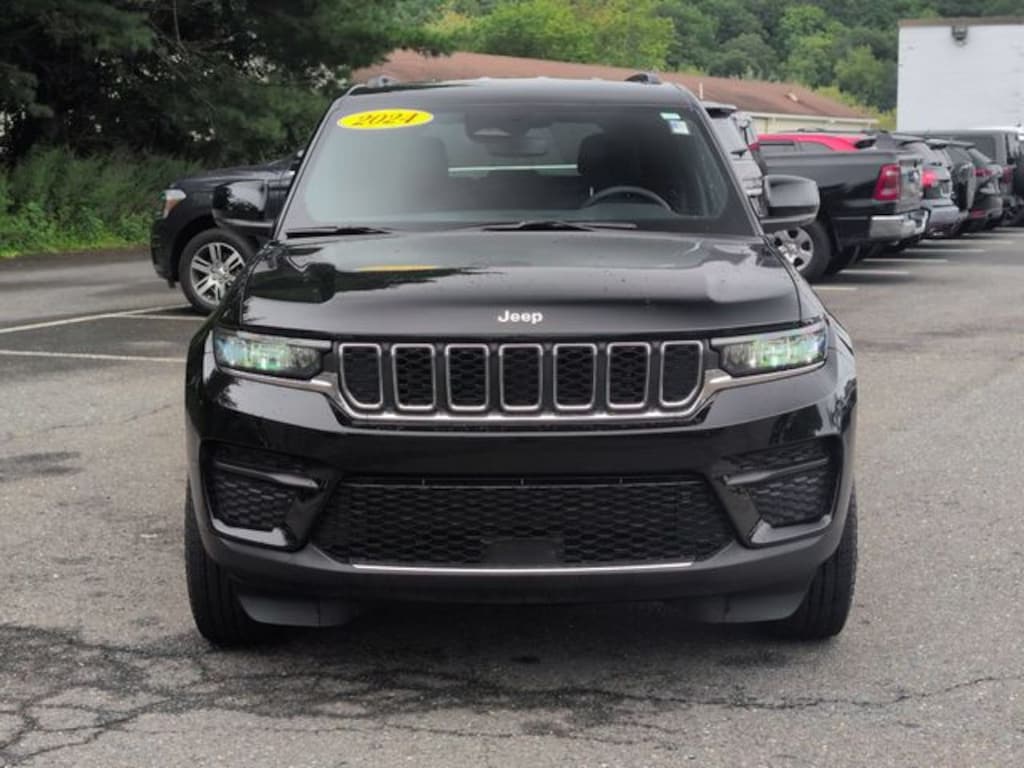 Certified 2024 Jeep Grand Cherokee Laredo SUV