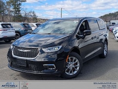 New 2026 Chrysler Pacifica Select Passenger Van for sale in Simsbury, CT