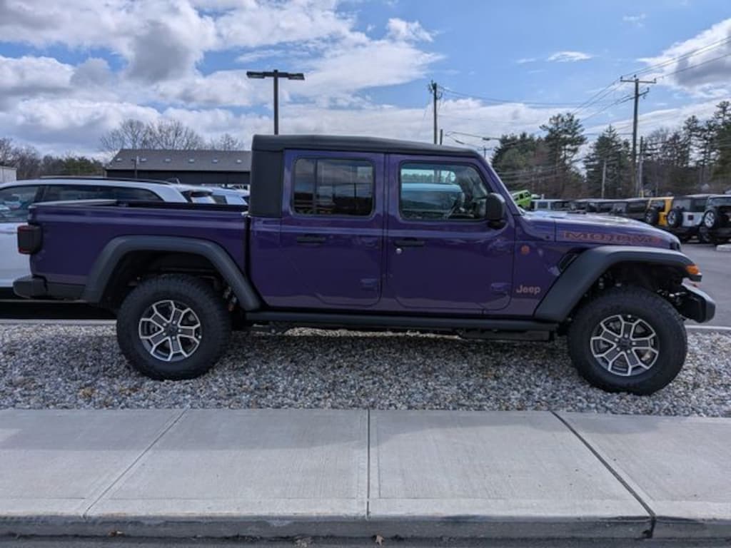 New 2026 Jeep Gladiator Mojave Pickup