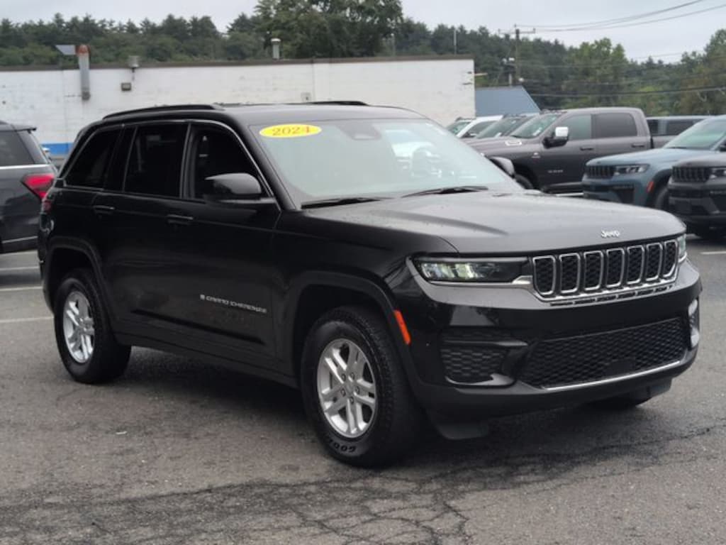 Certified 2024 Jeep Grand Cherokee Laredo SUV