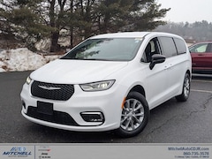 New 2026 Chrysler Pacifica Select Passenger Van for sale in Simsbury, CT