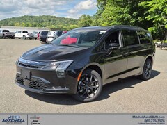 New 2027 Chrysler Pacifica Limited Passenger Van for sale in Simsbury, CT