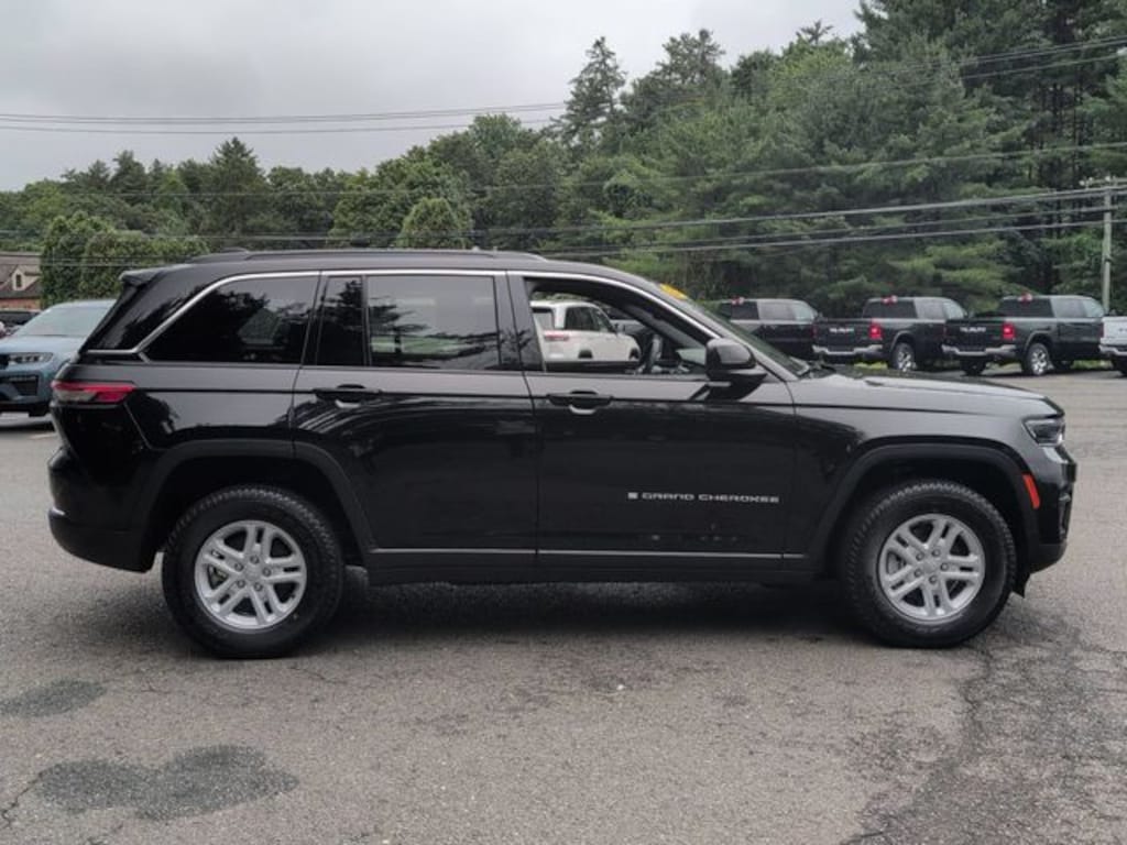 Certified 2024 Jeep Grand Cherokee Laredo SUV