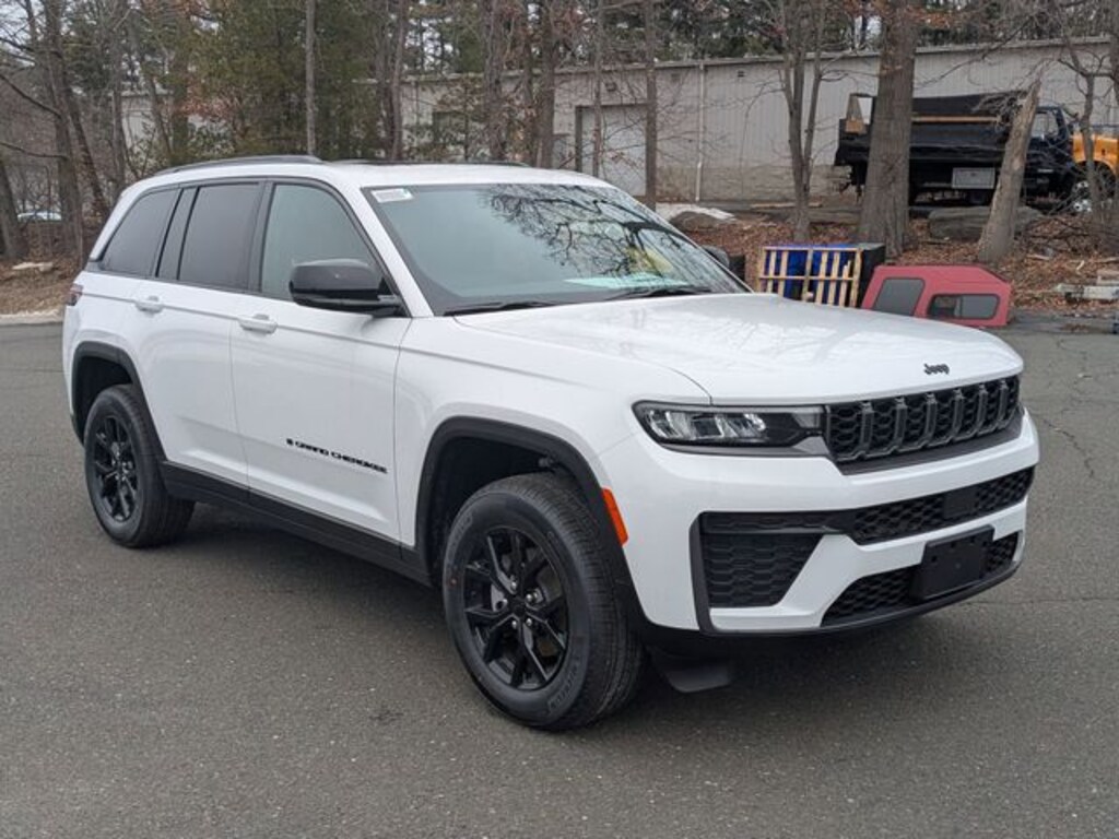 New 2026 Jeep Grand Cherokee Laredo Sport Utility