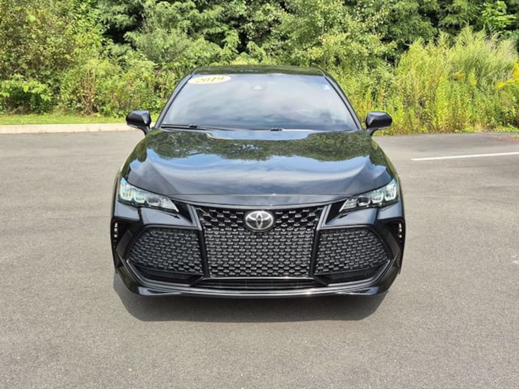 Used 2019 Toyota Avalon XSE Sedan