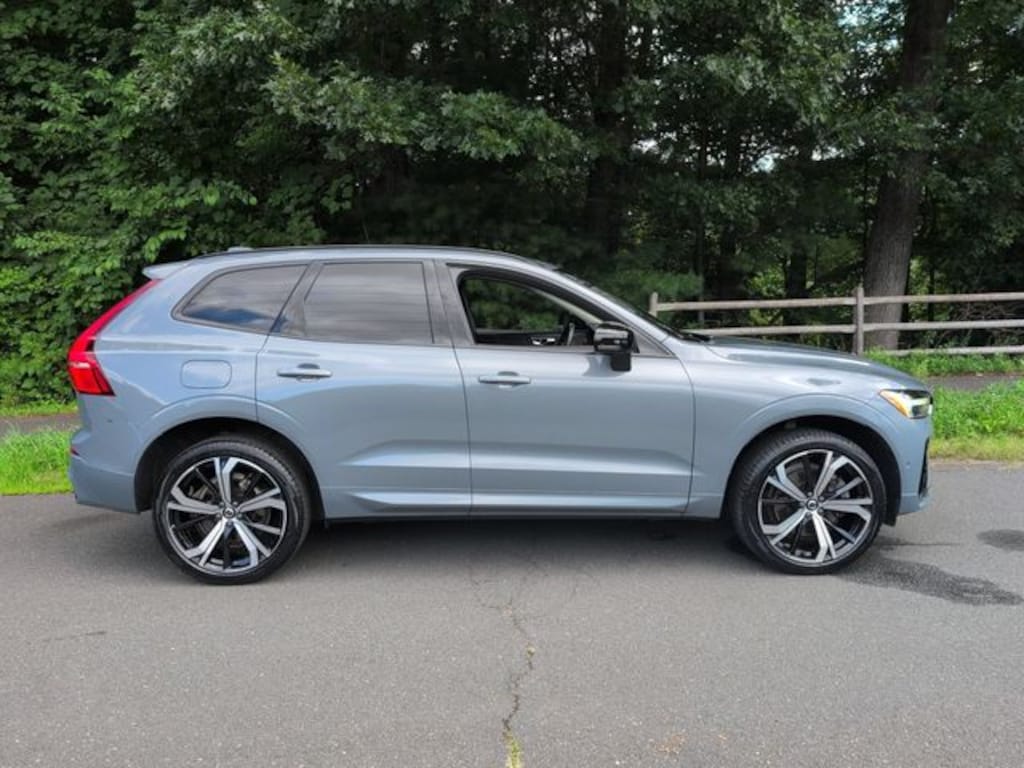 Used 2023 Volvo XC60 B6 AWD Ultimate Dark SUV