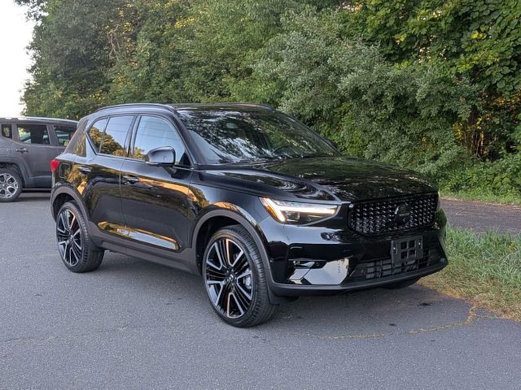 New 2026 Volvo XC40 B5 Ultra Black Edition SUV