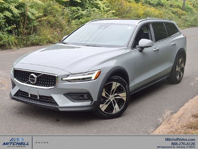 2025 Volvo V60 Cross Country