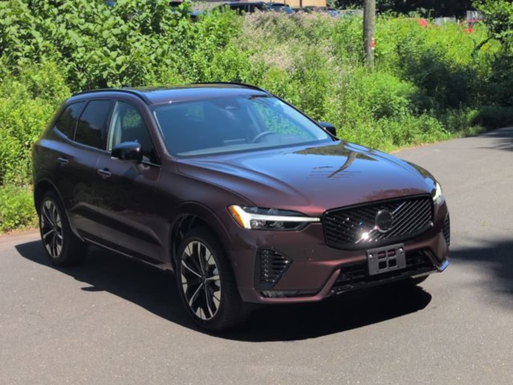 New 2026 Volvo XC60 B5 Plus SUV