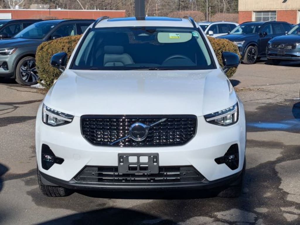 Used 2026 Volvo XC40 B5 Plus SUV