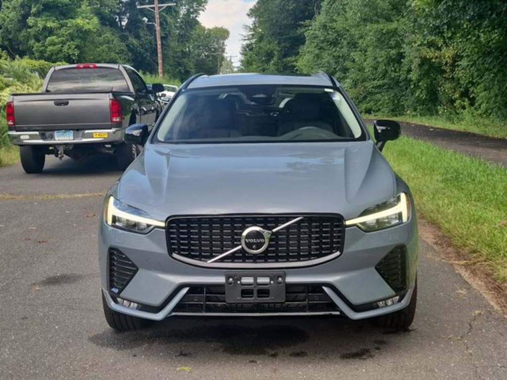 Used 2023 Volvo XC60 B5 AWD Plus Dark SUV