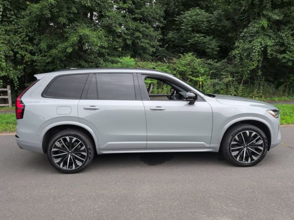 New 2026 Volvo XC90 B6 Ultra Dark Theme 7-Seater SUV