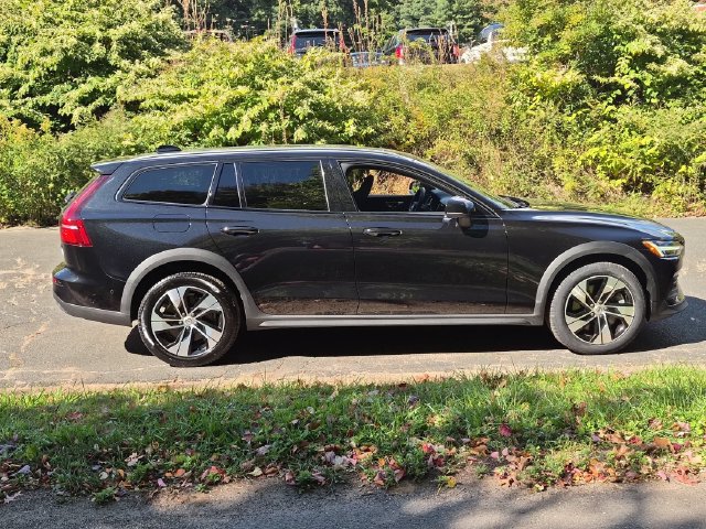Certified 2025 Volvo V60 Cross Country B5 Plus Wagon