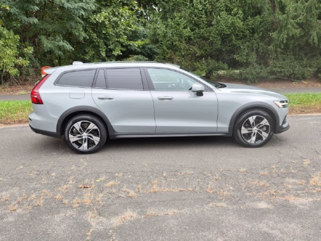 Certified 2025 Volvo V60 Cross Country B5 Plus Wagon