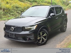 2026 Volvo XC40 B5 Core SUV