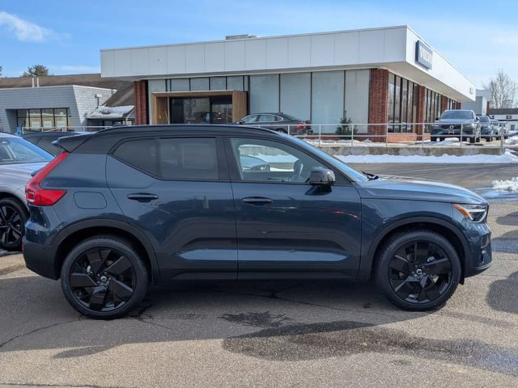 New 2026 Volvo XC40 B5 Ultra Black Edition SUV