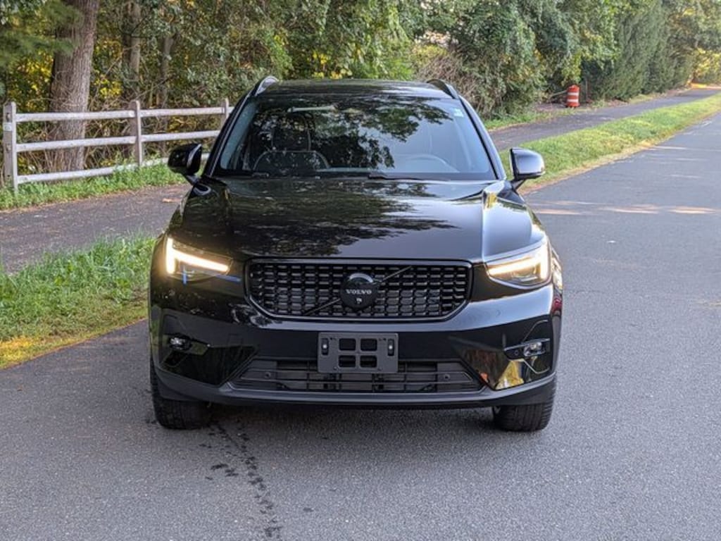New 2026 Volvo XC40 B5 Ultra Black Edition SUV
