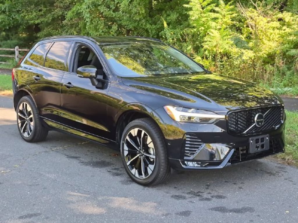 New 2026 Volvo XC60 B5 Plus SUV