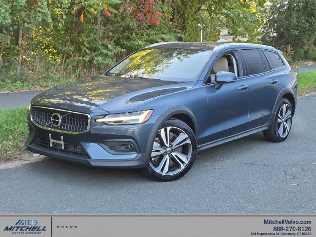 2025 Volvo V60 Cross Country
