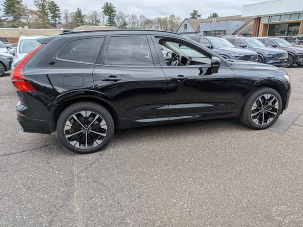 New 2026 Volvo XC60 B5 Plus SUV