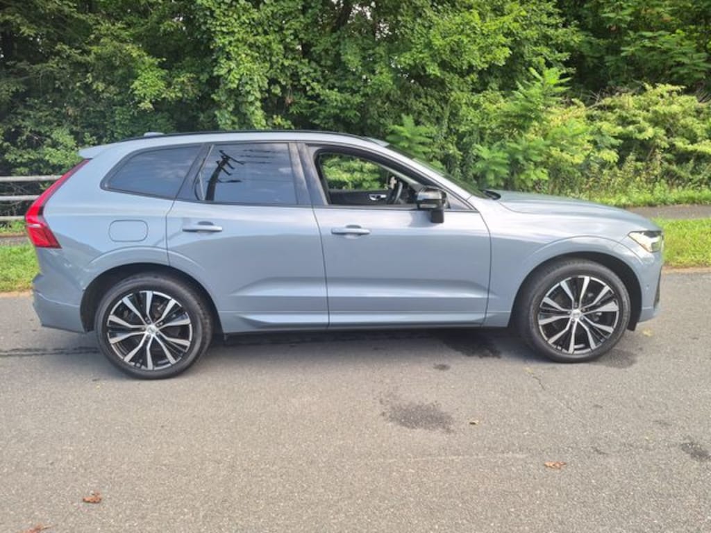 Used 2023 Volvo XC60 B5 AWD Plus Dark SUV