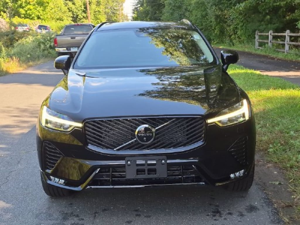 New 2026 Volvo XC60 B5 Plus SUV