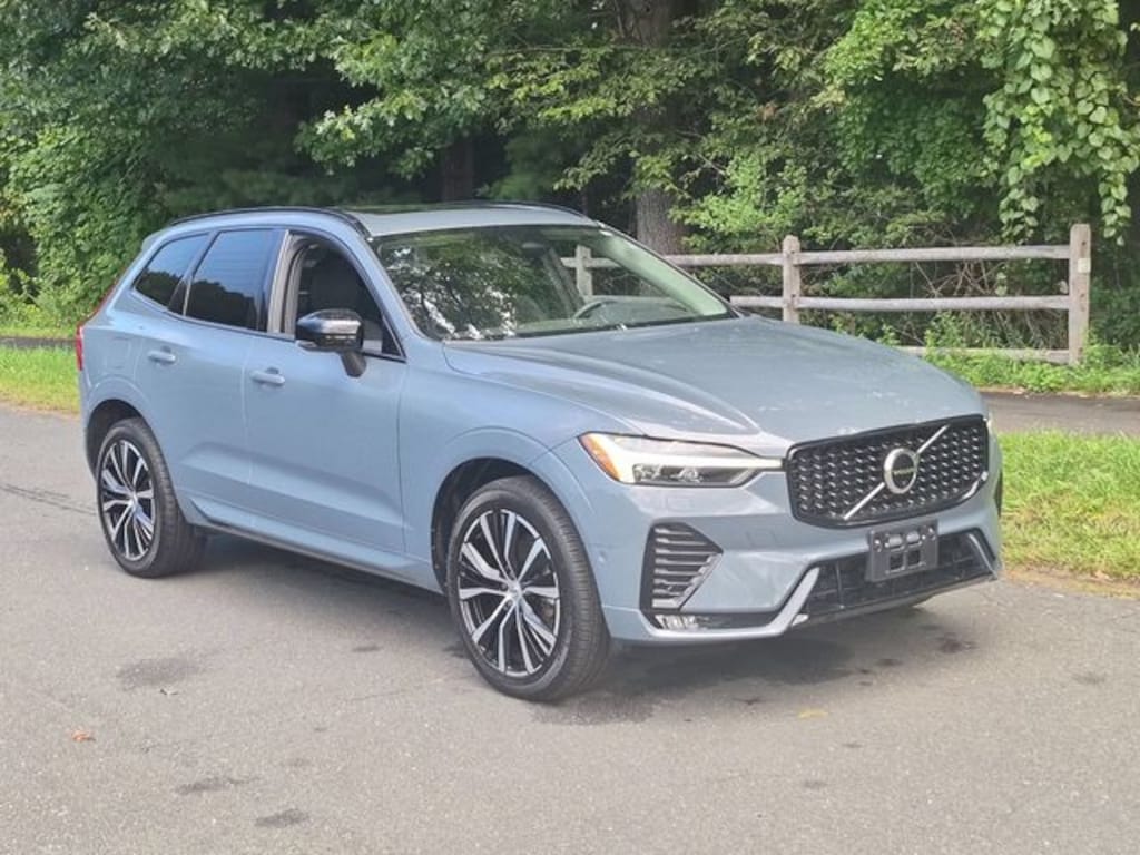 Used 2023 Volvo XC60 B5 AWD Plus Dark SUV