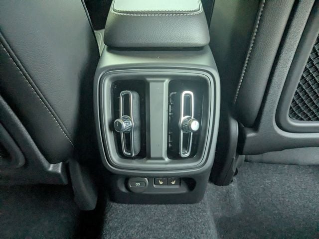 2026 Volvo XC40 Core - Photo 19