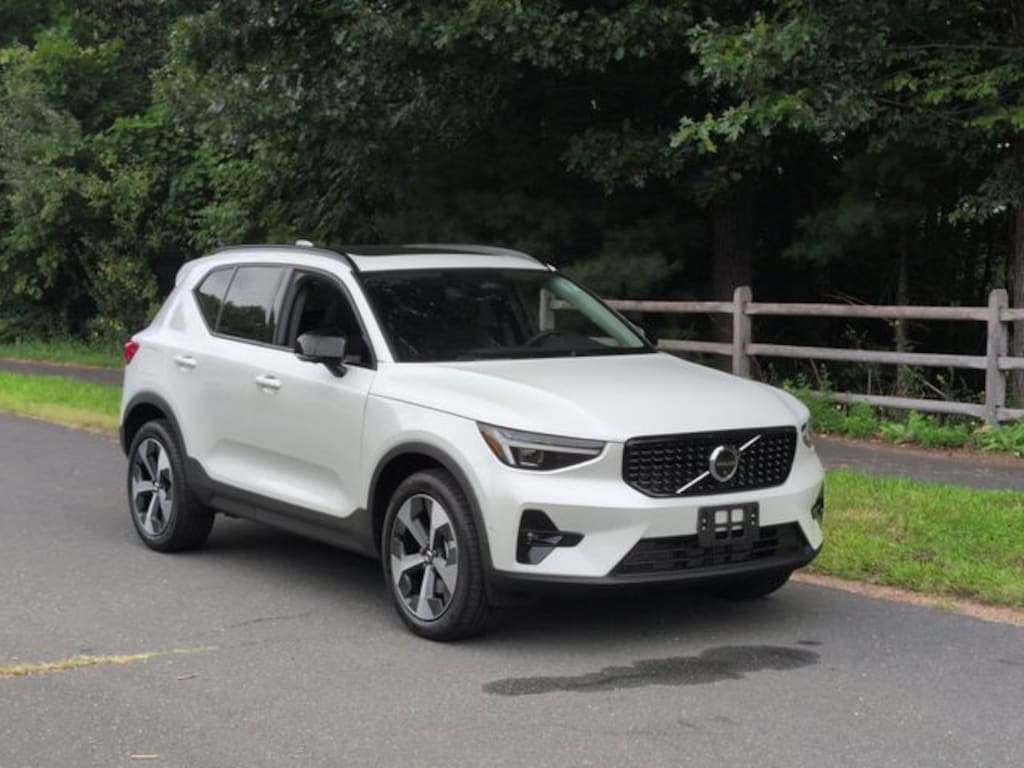New 2026 Volvo XC40 B5 Plus SUV