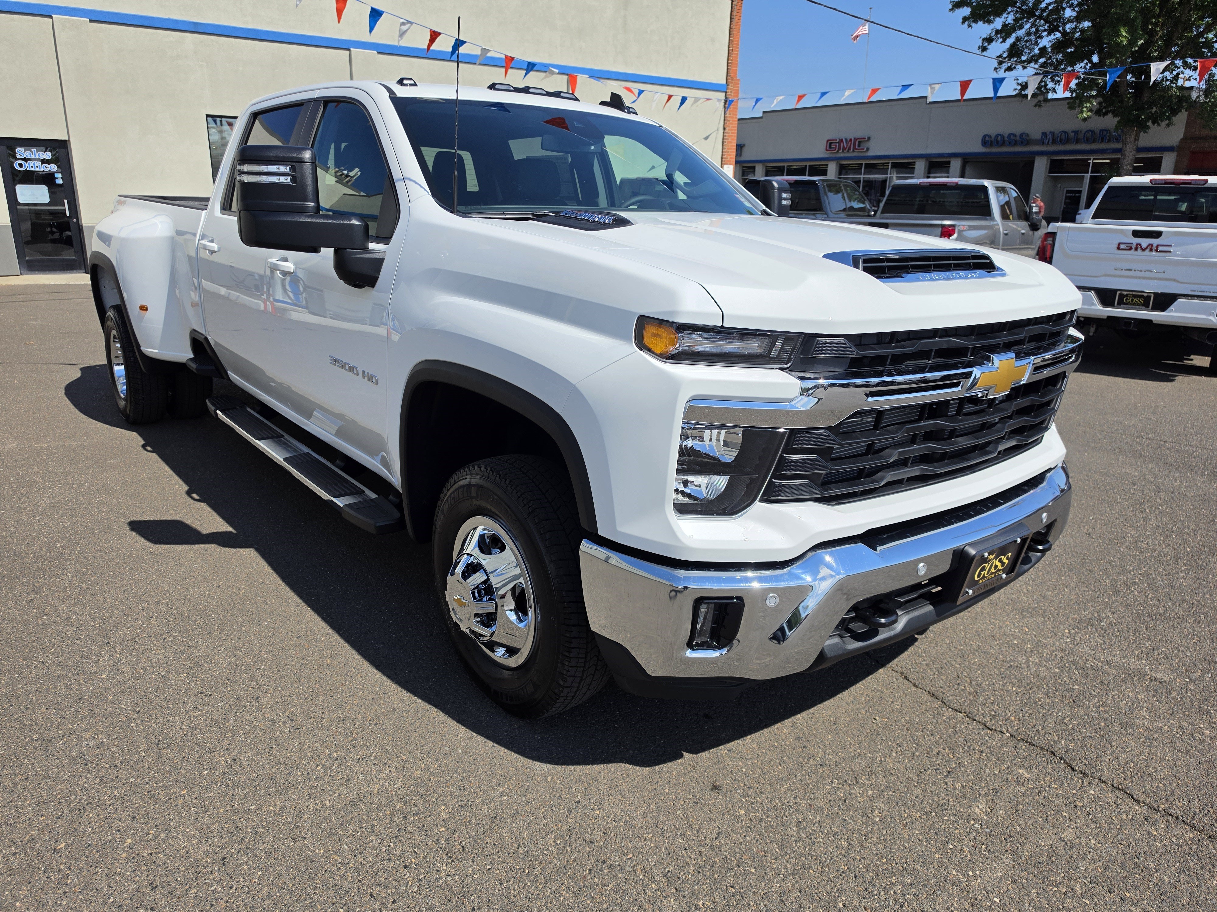 2026 Chevrolet Silverado 3500 HD LT - Photo 11