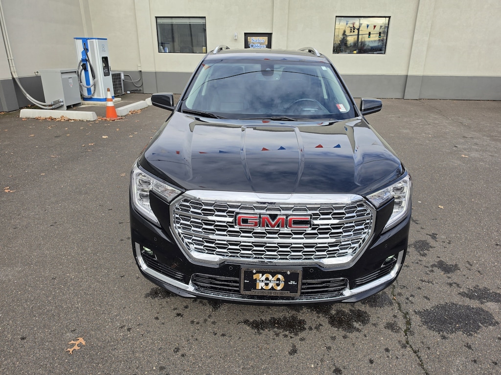 Used 2024 GMC Terrain Denali SUV