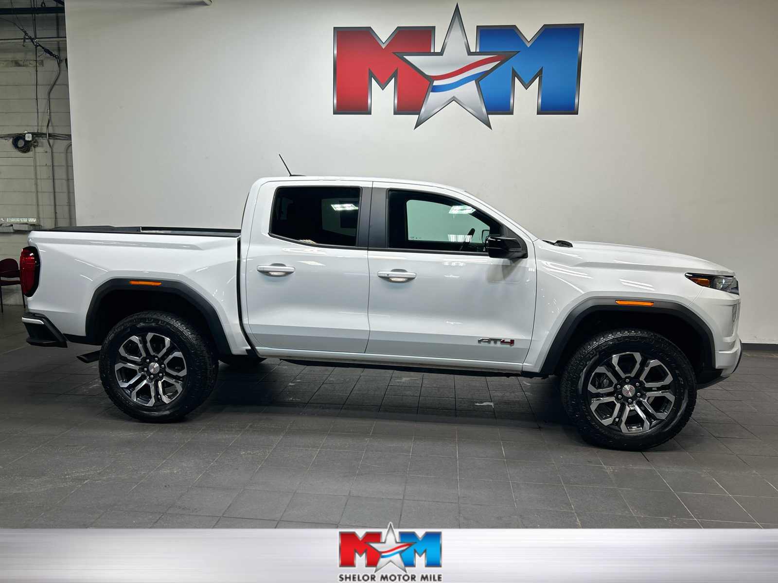 2023 GMC Canyon